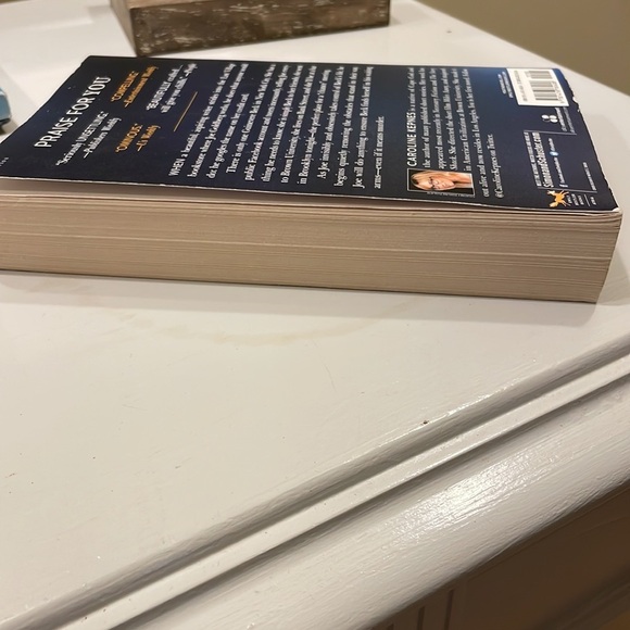 You by Caroline Kepnes - Picture 4 of 4